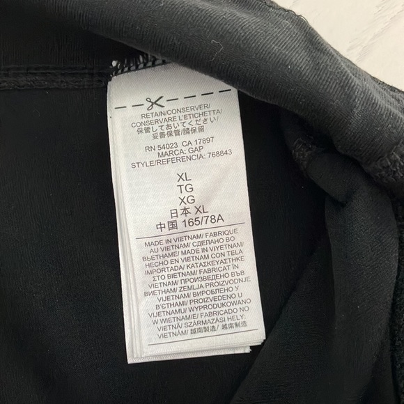 GapFit gfast black capri leggings - Picture 5 of 5